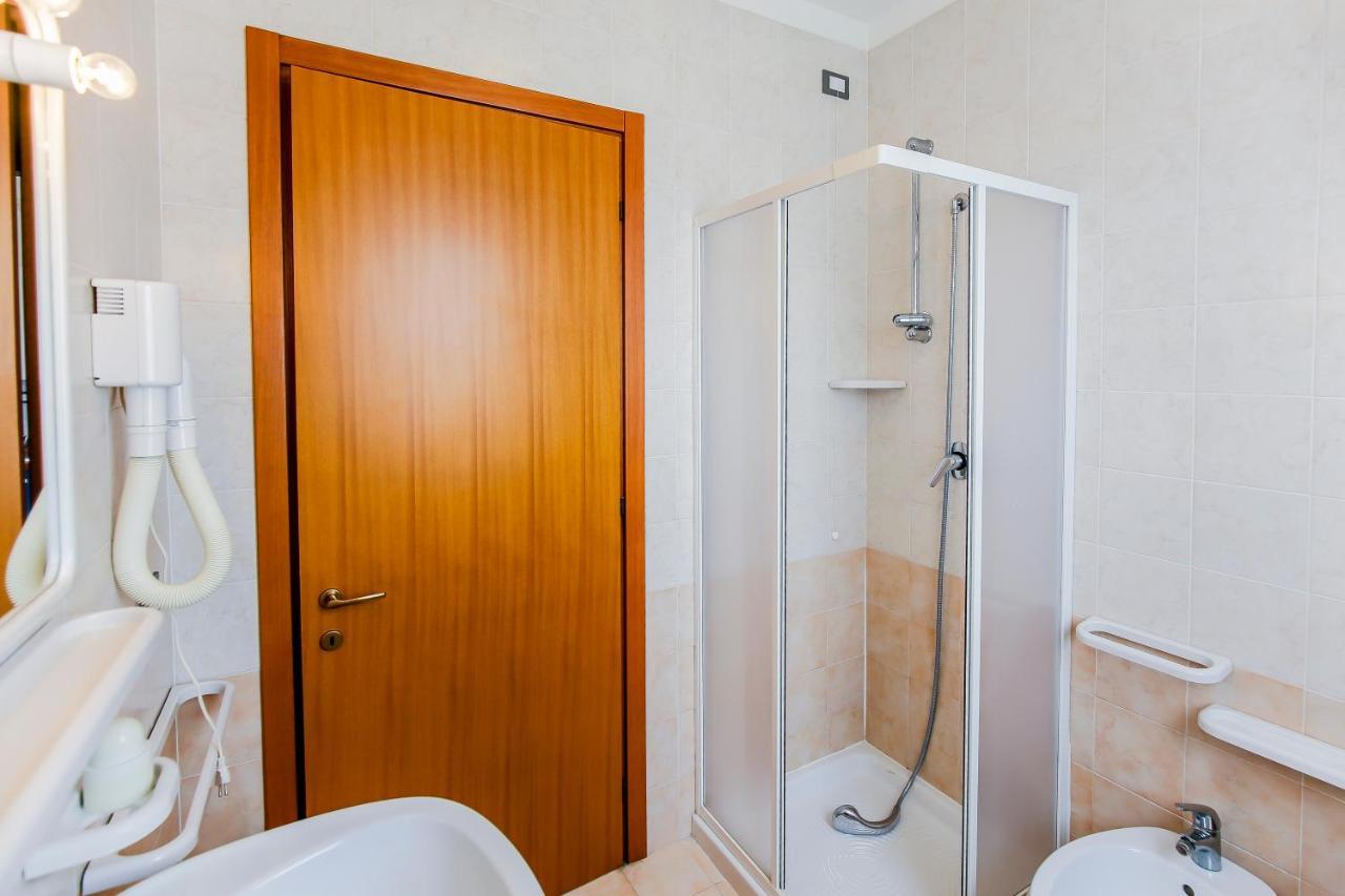 Altanea Residences Con Piscina Caorle Eksteriør billede
