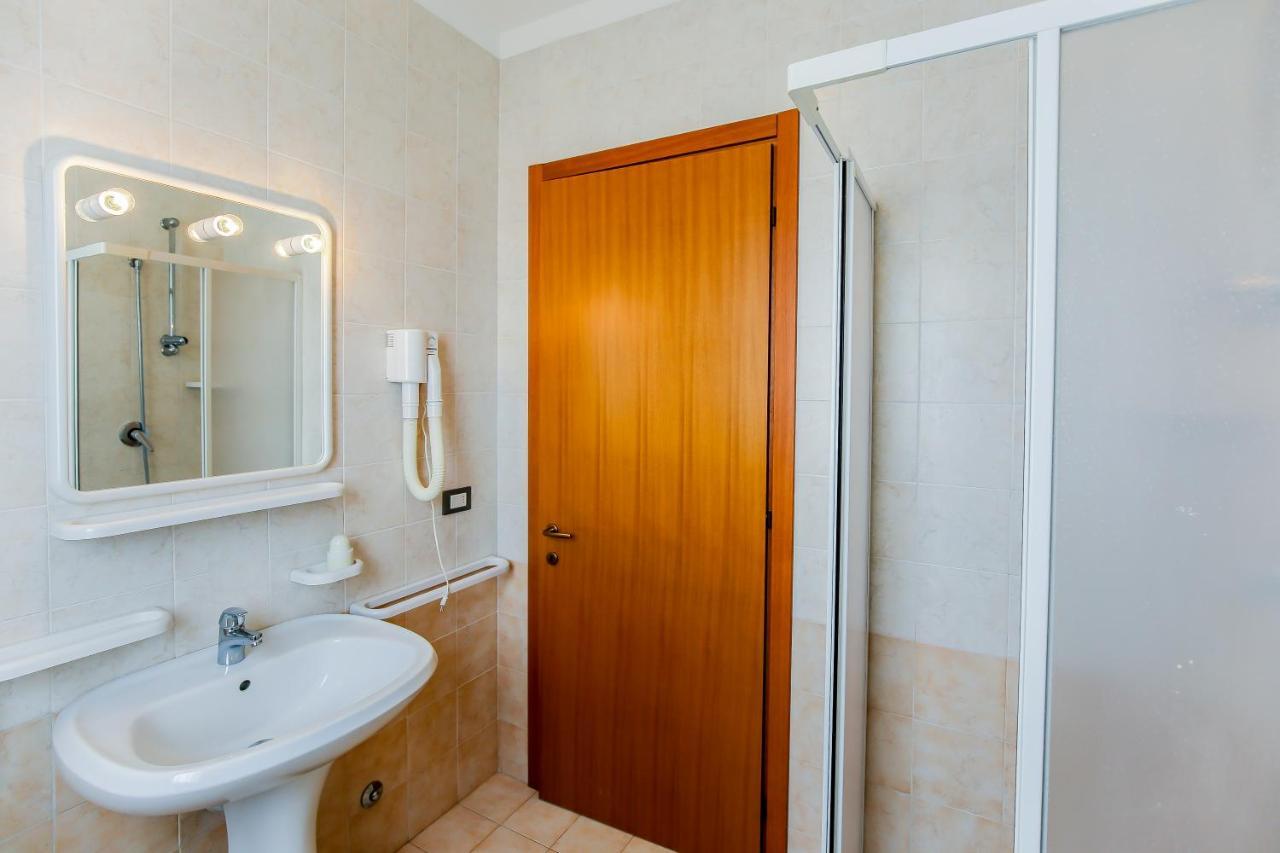 Altanea Residences Con Piscina Caorle Eksteriør billede