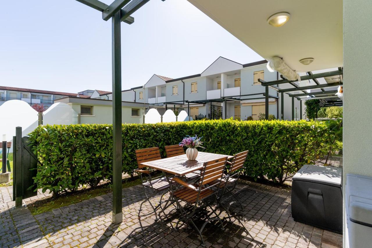 Altanea Residences Con Piscina Caorle Eksteriør billede