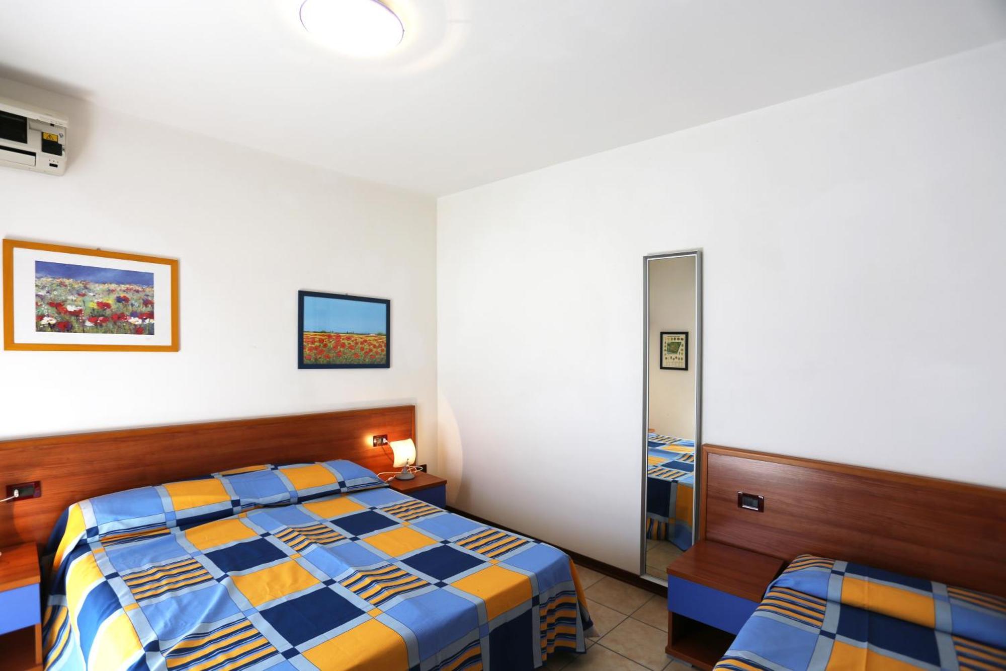 Altanea Residences Con Piscina Caorle Eksteriør billede