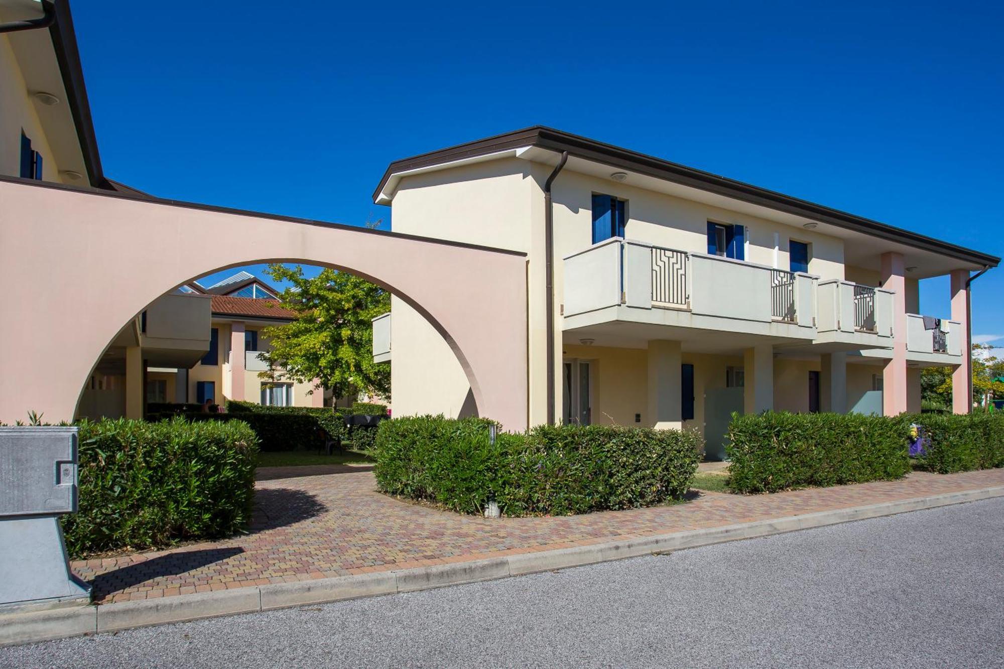Altanea Residences Con Piscina Caorle Eksteriør billede