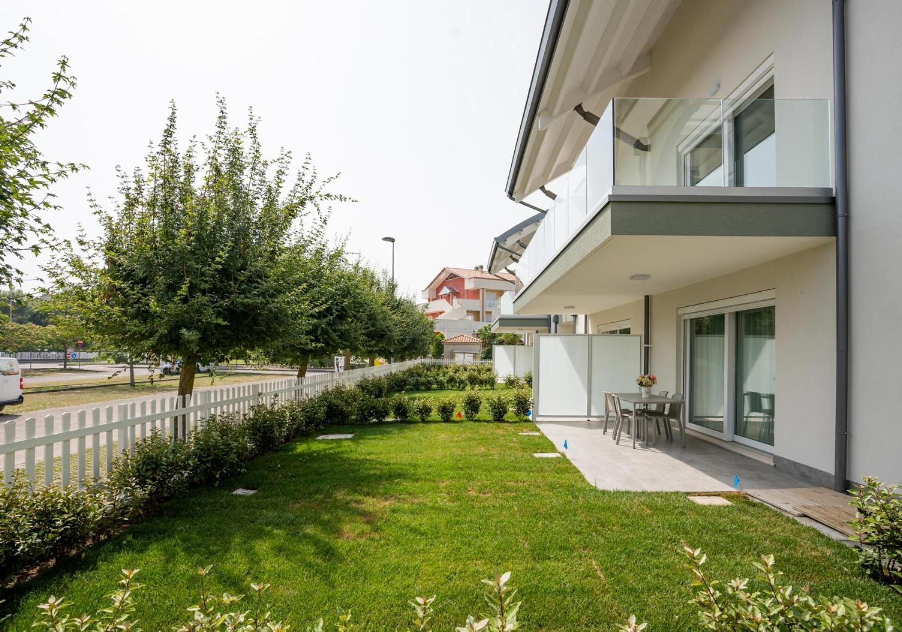 Altanea Residences Con Piscina Caorle Eksteriør billede